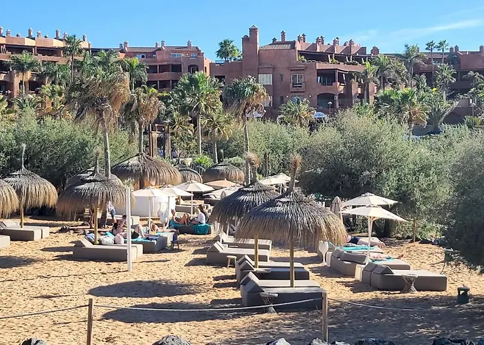 Lovely With Big Sunny Terrace Apartment *